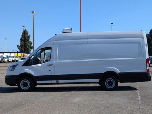Oxford White 2022 Ford Transit-250 Base
