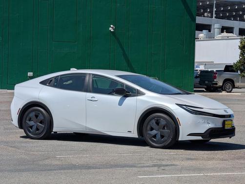 2023 Toyota Prius LE