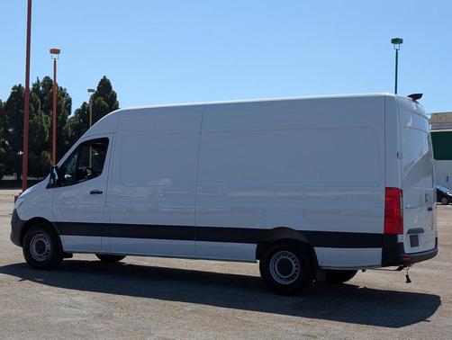 2025 Mercedes-Benz Sprinter 2500 High Roof