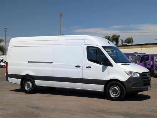 2025 Mercedes-Benz Sprinter 2500 High Roof