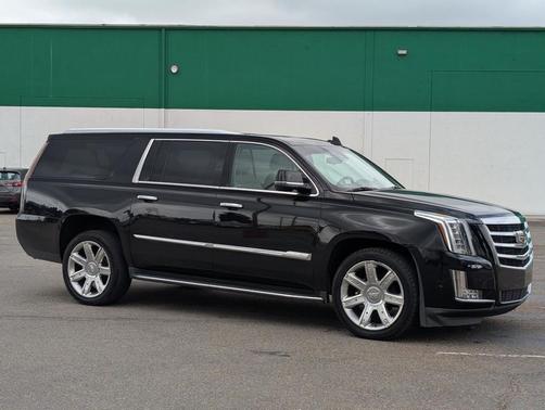 2017 Cadillac Escalade ESV Luxury
