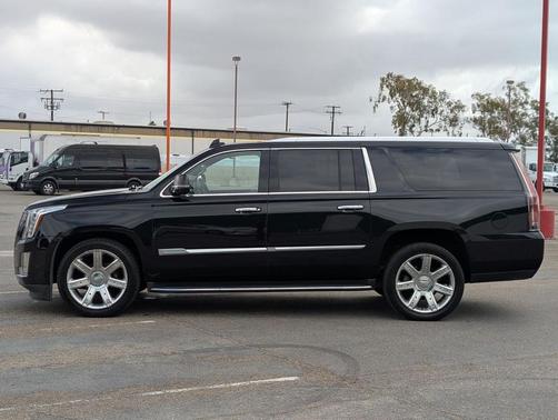 2017 Cadillac Escalade ESV Luxury