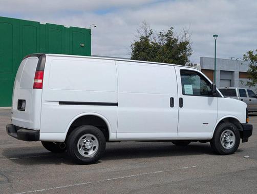 Summit White 2017 Chevrolet Express 3500 Work Van