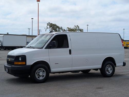 Summit White 2017 Chevrolet Express 3500 Work Van
