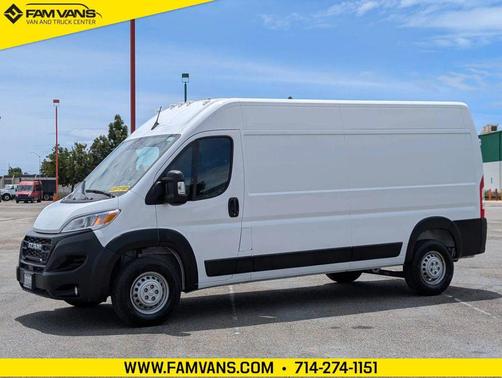 Bright White Clearcoat 2026 RAM ProMaster 2500 Tradesman