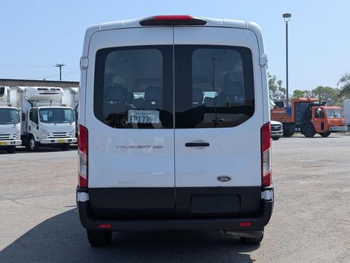 Oxford White 2022 Ford Transit-350 XL