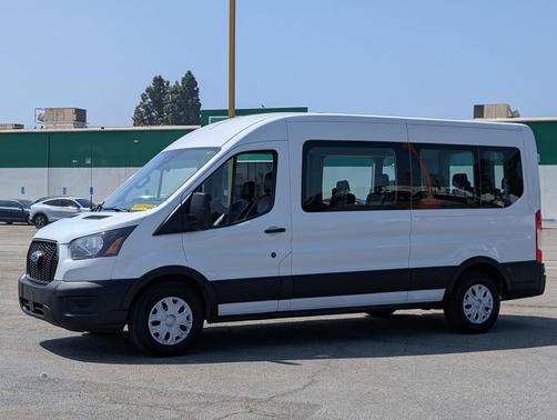 Oxford White 2022 Ford Transit-350 XL