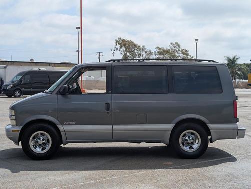 2000 Chevrolet Astro Base