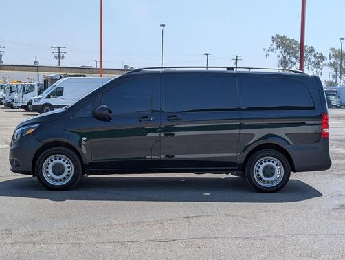 2021 Mercedes-Benz Metris Base