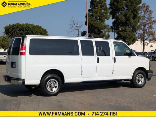 Summit White 2019 Chevrolet Express 3500 LT