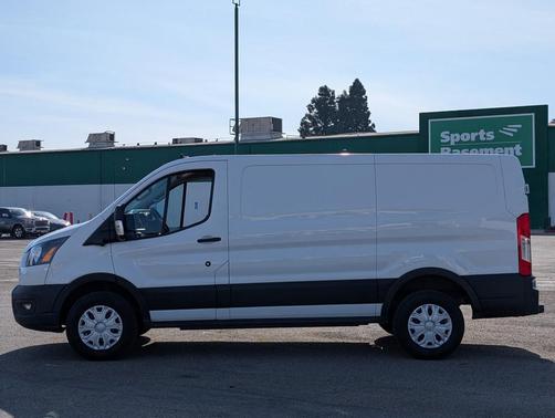 2022 Ford Transit-350 Base