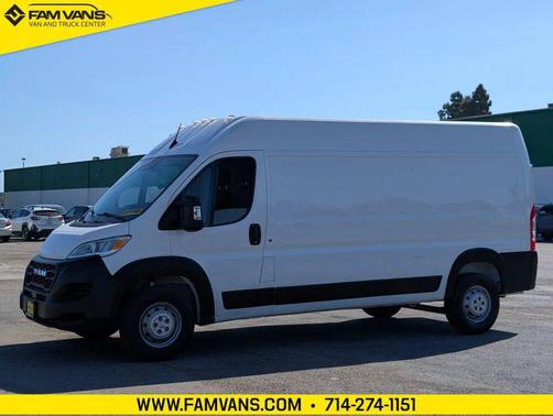 Bright White Clearcoat 2023 RAM ProMaster 2500 High Roof