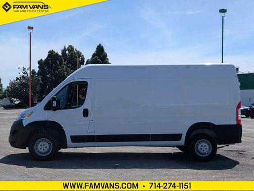 Bright White Clearcoat 2025 RAM ProMaster 2500 Tradesman