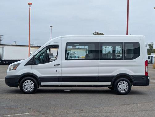 Oxford White 2017 Ford Transit-350 XL