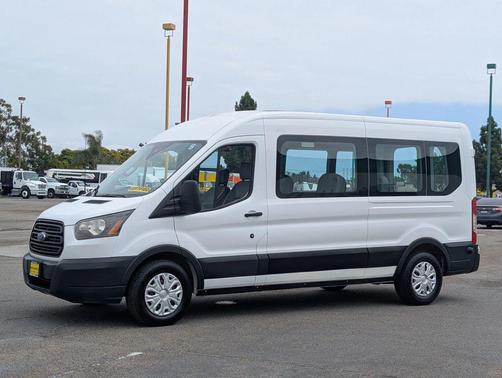 Oxford White 2017 Ford Transit-350 XL