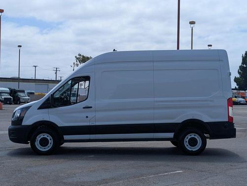 Oxford White 2023 Ford Transit-250 Base