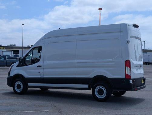 Oxford White 2023 Ford Transit-250 Base