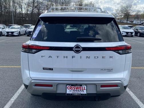 2025 Nissan Pathfinder Platinum 4WD