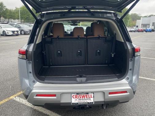 2025 Nissan Pathfinder Platinum 4WD