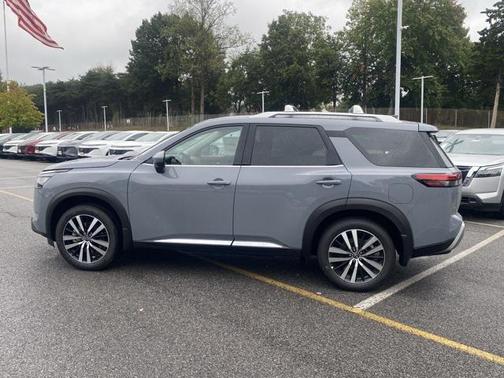 2025 Nissan Pathfinder Platinum 4WD