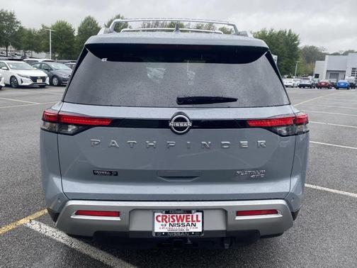 2025 Nissan Pathfinder Platinum 4WD