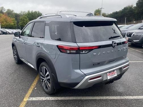 2025 Nissan Pathfinder Platinum 4WD