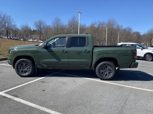 2025 Nissan Frontier SV