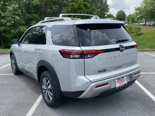 2025 Nissan Pathfinder SL 4WD