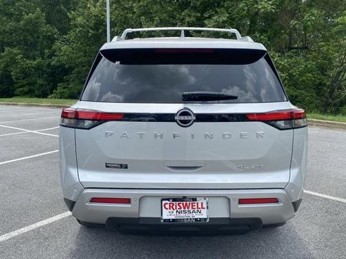 2025 Nissan Pathfinder SL 4WD