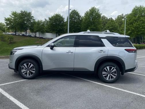 2025 Nissan Pathfinder SL 4WD