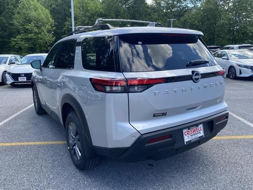 2025 Nissan Pathfinder SV 4WD