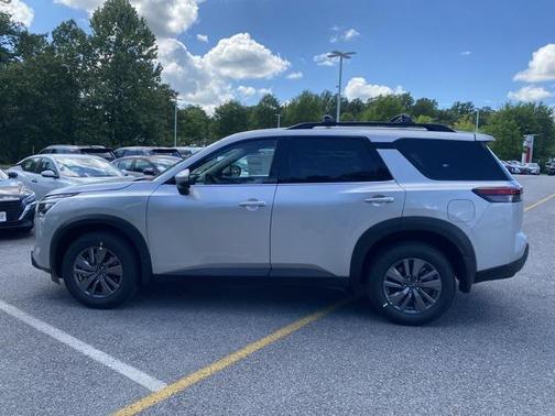 2025 Nissan Pathfinder SV 4WD