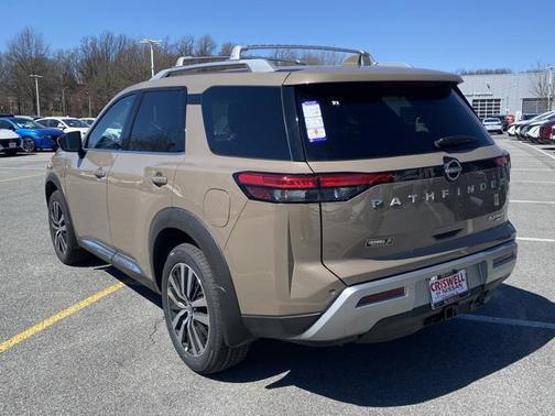 2025 Nissan Pathfinder Platinum 4WD