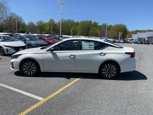 2025 Nissan Altima 2.5 SV