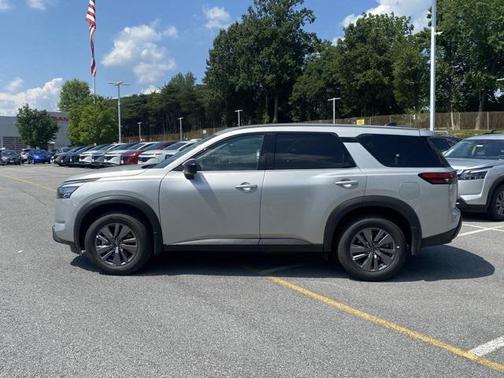 2025 Nissan Pathfinder S 4WD