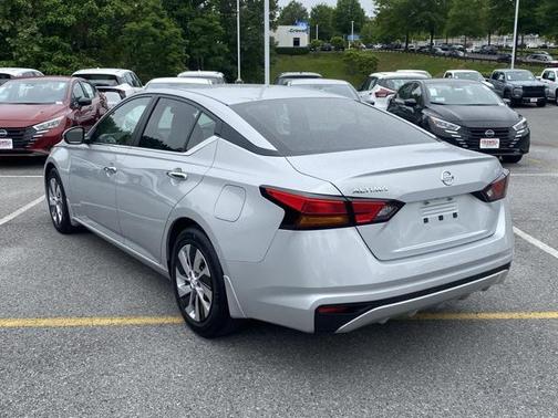 2022 Nissan Altima S FWD
