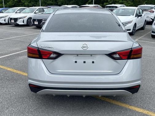 2022 Nissan Altima S FWD