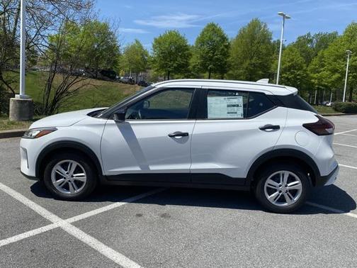 2025 Nissan Kicks S