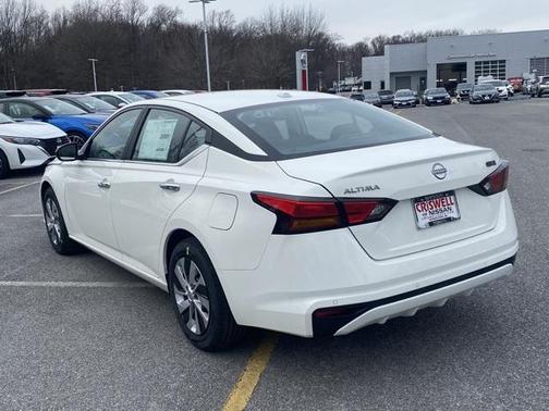 2025 Nissan Altima S FWD