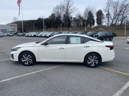 2025 Nissan Altima S FWD