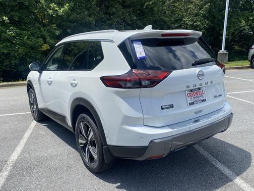 2025 Nissan Rogue SL