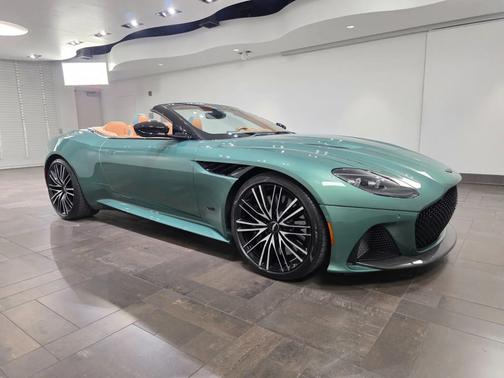 2023 Aston Martin DBS Volante