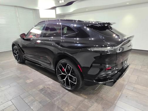 Onyx Black (HB) 2025 Aston Martin DBX 707 SUV