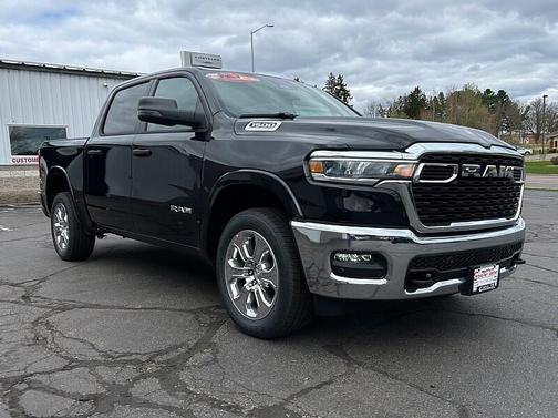 Diamond Black Crystal Pearlcoat 2026 RAM 1500 Big Horn/Lone Star