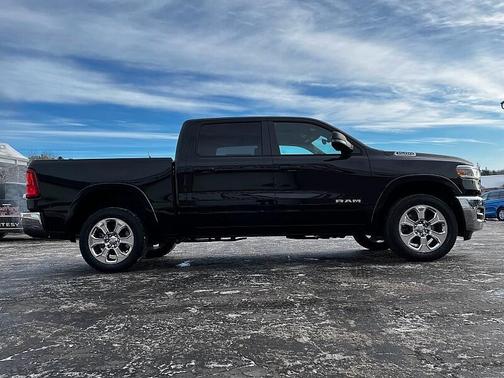 Diamond Black Crystal Pearlcoat 2026 RAM 1500 Big Horn/Lone Star