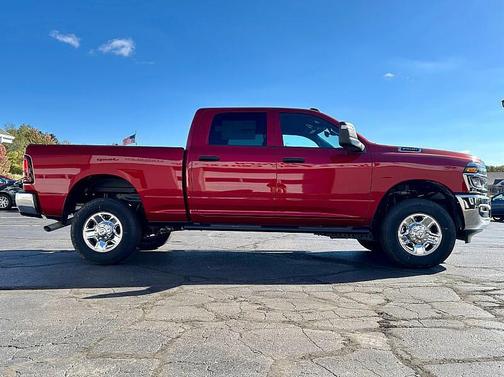 2026 RAM 2500 Tradesman Crew Cab 4x4 6'4' Box