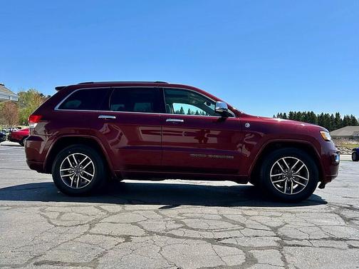 VELVET RED 2020 Jeep Grand Cherokee Overland