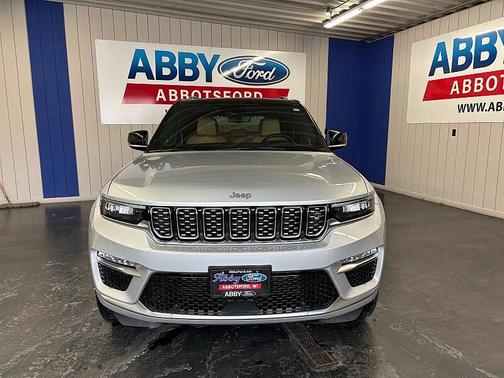 2023 Jeep Grand Cherokee Summit