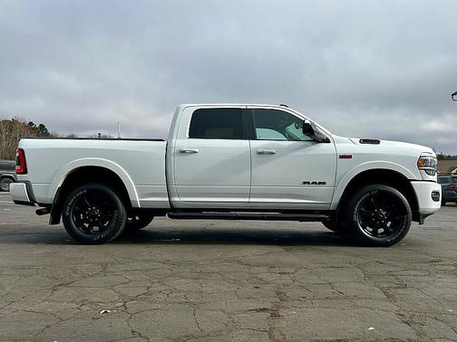 2022 RAM 2500 Laramie Crew Cab 4x4 6'4' Box
