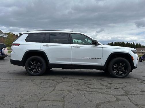 Bright White Clearcoat 2026 Jeep Grand Cherokee L Limited